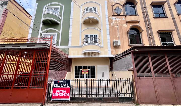 FOR SALE: STRATEGIC SHOPHOUSE ON SEGARAN ROAD, 15 ILIR, PALEMBANG FOR SALE: STRATEGIC SHOPHOUSE ON SEGARAN ROAD, 15 ILIR, PALEMBANG