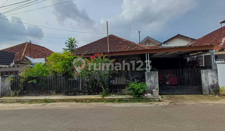 DIJUAL RUMAH VINTAGE JALAN SUMATERA BUKIT BESAR PALEMBANG