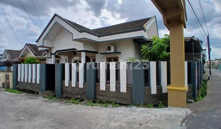 FOR SALE HOOK HOUSE NEAR PARAMOUNT MP MANGKUNEGARA PALEMBANG