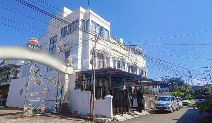 FOR SALE MODERN HOUSE NEAR MOH HUSEIN HOSPITAL, JENDRAL SUDIRMAN STREET, PALEMBANG FOR SALE MODERN HOUSE NEAR MOH HUSEIN HOSPITAL, JENDRAL SUDIRMAN STREET, PALEMBANG