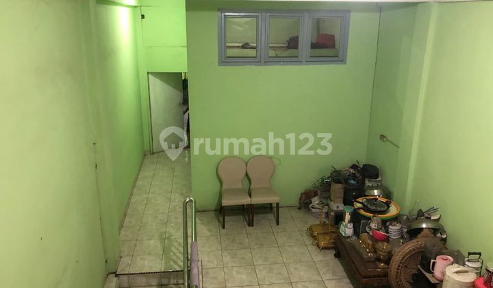 RENTAL OF SHOP HOUSE ON DEMPO CIRCULAR ROAD, PALEMBANG