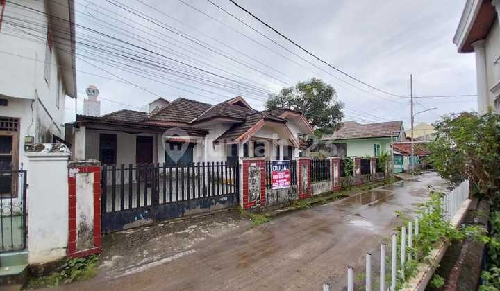 FOR SALE LAND WITH BUILDING BONUS ON OGAN BASUKI RAHMAT STREET PALEMBANG FOR SALE LAND WITH BUILDING BONUS ON OGAN BASUKI RAHMAT STREET PALEMBANG