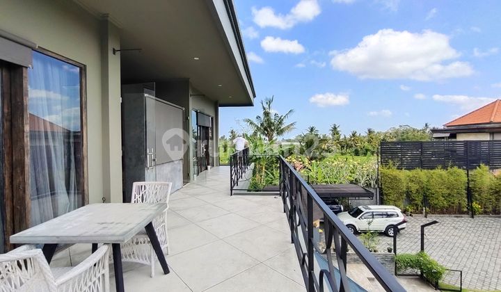 For sale villa with eternal rice field view near Ubud central