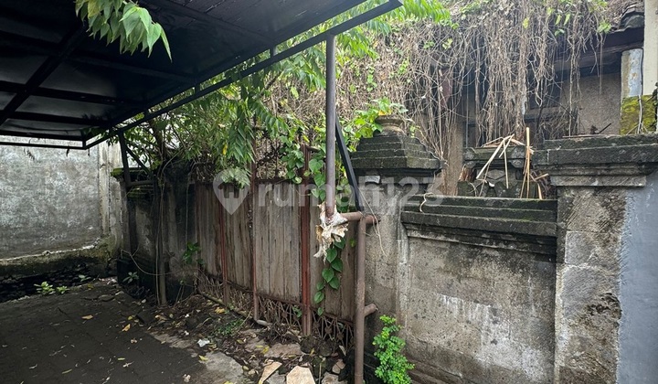 For Sale: Vacant Land with Abandoned House Building in Kerobokan For Sale: Vacant Land with Abandoned House Building in Kerobokan