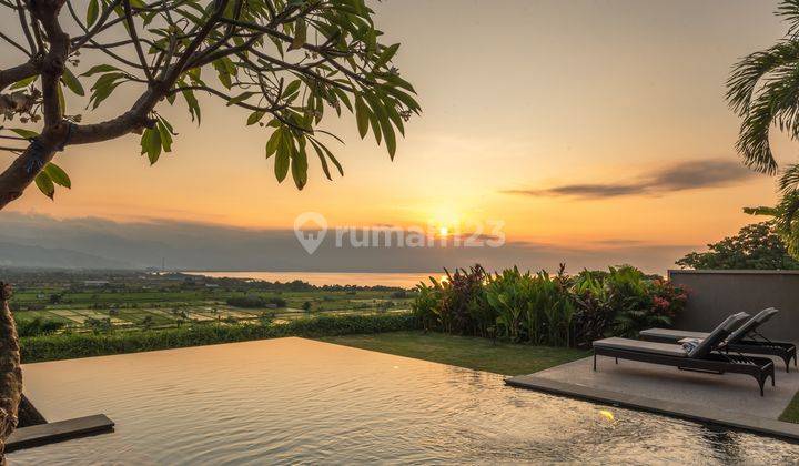 H14 Dijual Villa SHM Modern Nyaman Pemandangan Gunung Dan Sawah  2