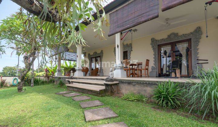 H12 Dijual Villa Dengan Design Bali di Panji, Buleleng 7