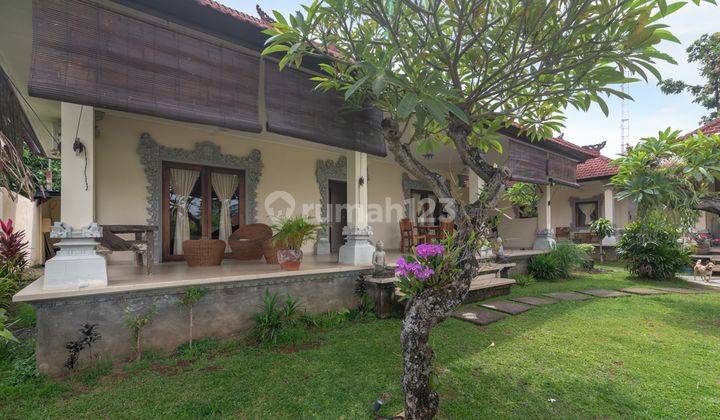 H12 Dijual Villa Dengan Design Bali di Panji, Buleleng 8