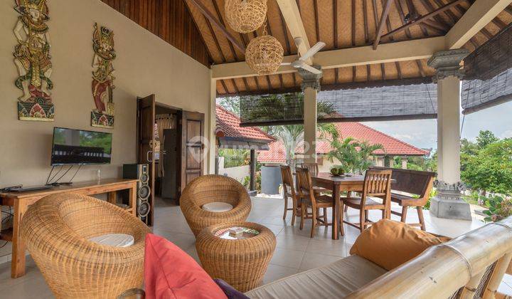 H12 Dijual Villa Dengan Design Bali di Panji, Buleleng 13