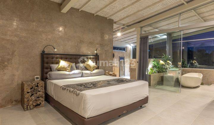 H18 Villa Dengan 7 Kamar Tidur Dengan Pemandangan Yang Indah Di Temukus, Buleleng 11