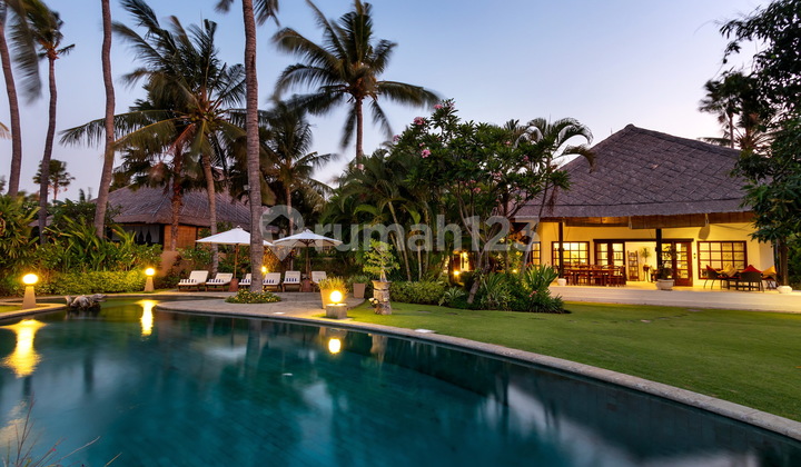 B02 Dijual Villa Tepi Pantai Dengan Guest House di Dencarik, Lovina Buleleng 3