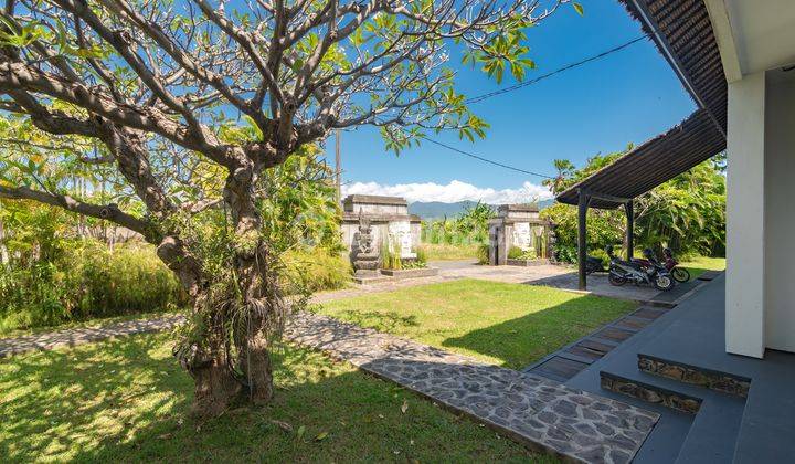 B15 Dijual 2 Beachfront Villa di Bali Utara 3