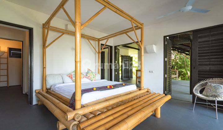 B15 Dijual 2 Beachfront Villa di Bali Utara 13