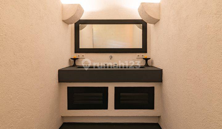 B15 Dijual 2 Beachfront Villa di Bali Utara 15