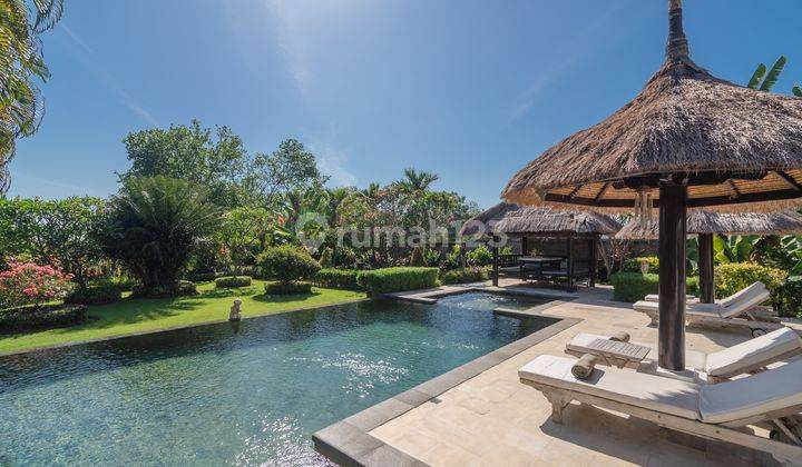 B02 Rumah 2 Lantai Bagus Furnished SHM di Umeanyar, Buleleng 2