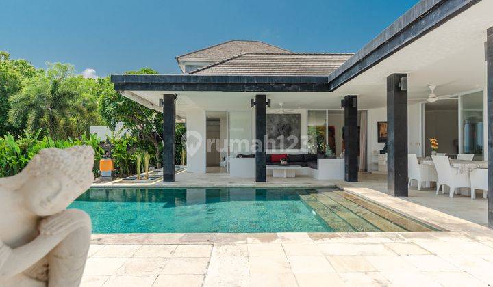 H05 Modern Hillside House with Amazing Views of Rice Fields and Sea in Umeanyar, Buleleng 1