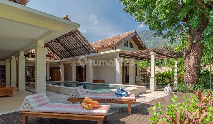 T06 Dijual Villa Bagus Furnished SHM Tanah Luas di Pemuteran, Buleleng 2