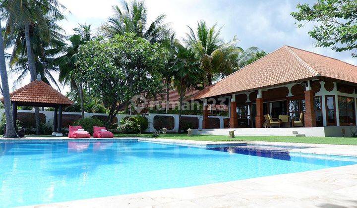 B01 Dijual Villa Tepi Pantai Indah SHM Tejakula, Buleleng 2