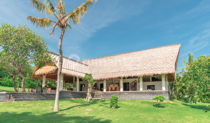 T19 - Dijual Villa Impian dengan Kebun yang Indah SHM di Pemuteran