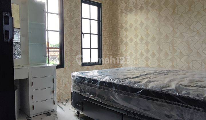 Rumah 2,5 lantai dengan rooftop, 10 mnt dari Stasiun LRT Cibubur.  5