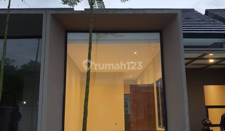 Rumah Modern Luxury Scandinavian minimalis bebas banjir SHM berada dalam komplek keamanan terjamin