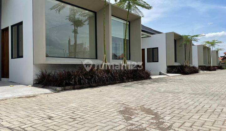 Rumah Modern Luxury Scandinavian minimalis bebas banjir SHM berada dalam komplek keamanan terjamin