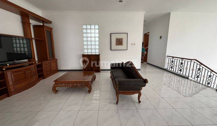 Rumah 2 Lantai Besar Dan Full Furnish Setraduta  2