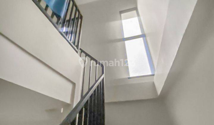di Jl. Macan Kumbang 19a, Demang Lebar Daun, Palembang 30153, Palembang 9