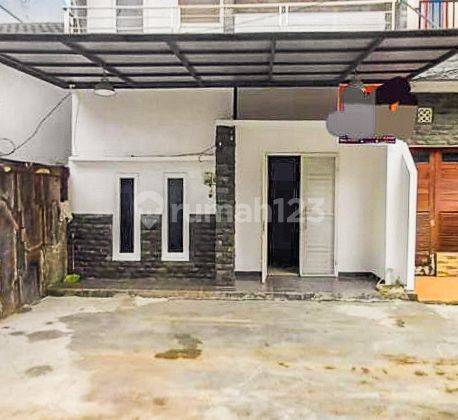 Rumah Mewah Tengah Kota, 2 Lantai Semi Furnished Sertifikat Hak Milik di R.h.a. Arifai Tjek Yan, Palembang 2