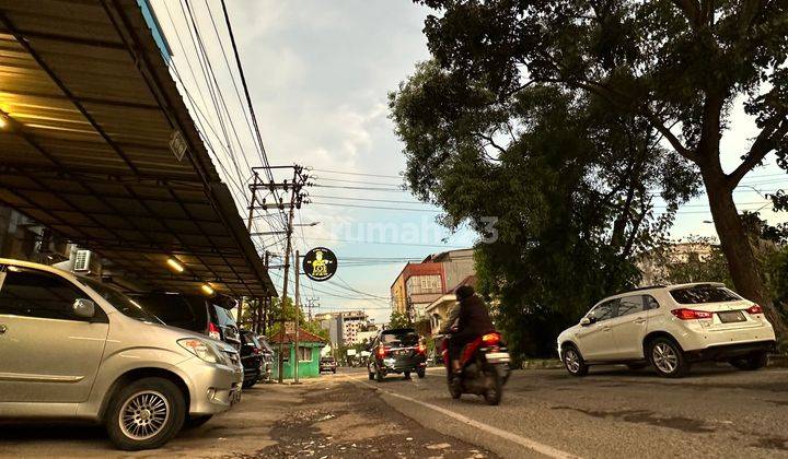 Rumah Mewah Tengah Kota, 2 Lantai Semi Furnished Sertifikat Hak Milik di R.h.a. Arifai Tjek Yan, Palembang 11