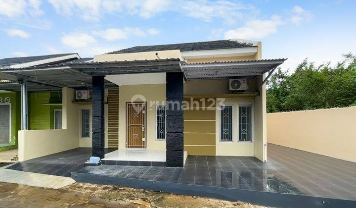 Dijual Rumah Seduduk Putih Bagus Semi Furnished SHM di Jl. Gatra 6, Palembang 1