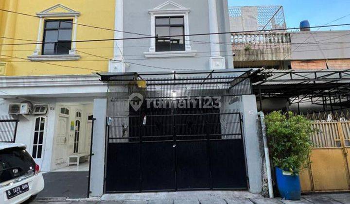 Rumah Rapi  Siap Huni Di Keagungan Kota Jakarta Barat  1