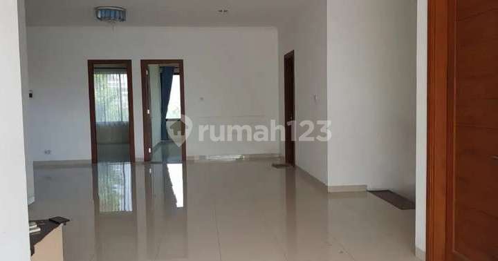Rumah Mewah Luxury Eropa Kolam Renang Jalan Utama Mentri Supeno Kodya 6