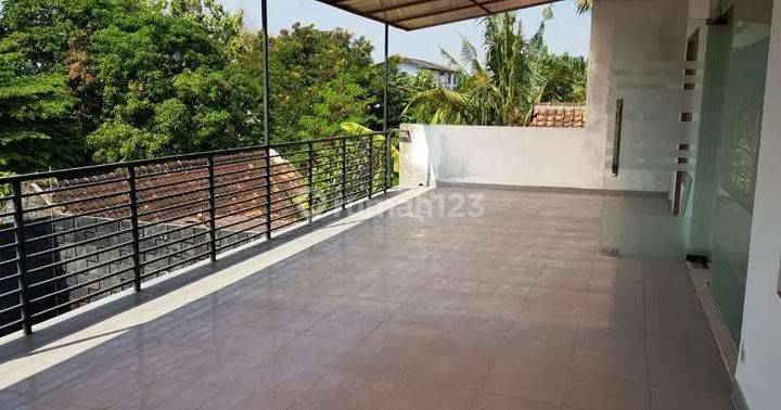 Rumah Mewah Luxury Eropa Kolam Renang Jalan Utama Mentri Supeno Kodya 9
