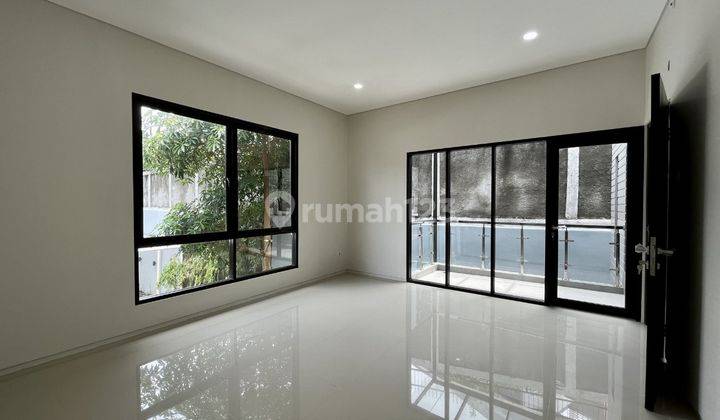 Rumah Baru Luxury Minimalis 2 Lantai Dalam Perumahan Elite Hyarta 4