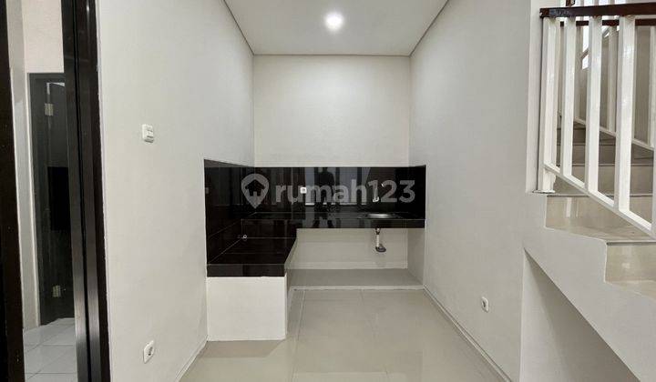 Rumah Baru Luxury Minimalis 2 Lantai Dalam Perumahan Elite Hyarta 8