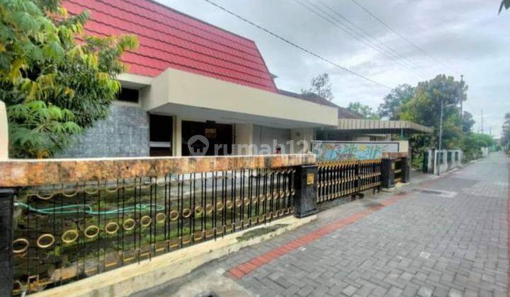 Rumah Homestay Furnish Tanah Luas Kawasan Exclusive Demangan Baru