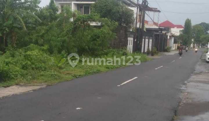 Tanah Istimewa Super Strategis Pinggir Jalan Utama Jambon Barat SKE 1