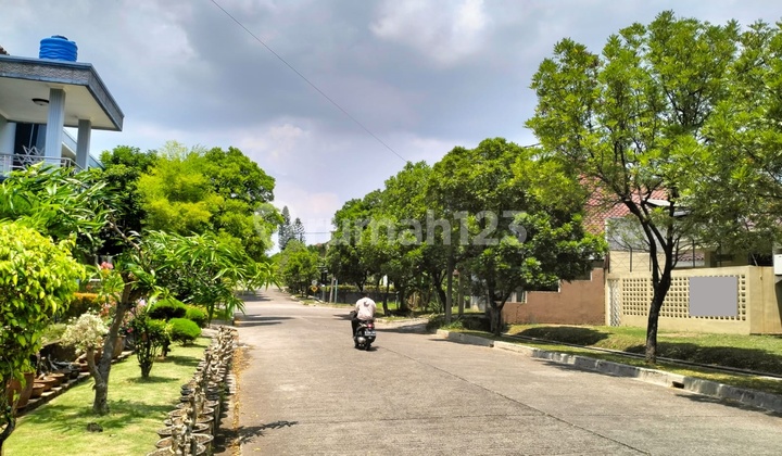 Ready-to-Occupy Hook House in Lippo Cikarang Cluster, Bekasi 2