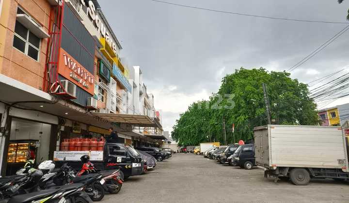 4-Story Full Ruko in Kranji, Bekasi 2