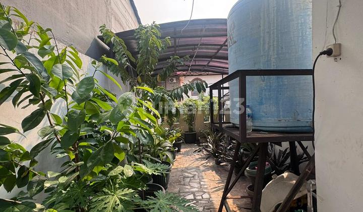 Dijual Rumah Luas 2 Lantai Semi Furnish Strategis Dekat Mall di Galaxy Bekasi 2