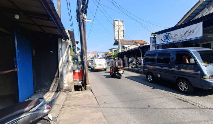 For Rent: Shop House by the Main Road, Just a Step Away from the Mall in Galaxy Bekasi. 2