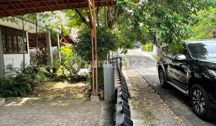 tampak depan dijual rumah hitung tanah di