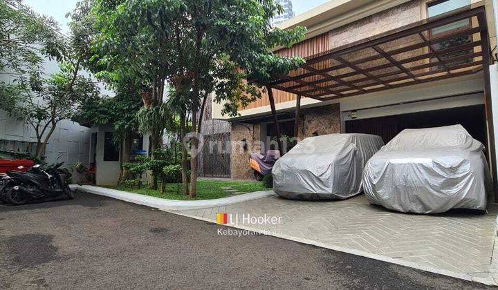 Rumah Modern Tropical House di Patra Kuningan Jakarta Selatan  2