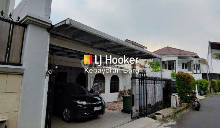 Rumah Freshly Renovated Hitung Tanah di Lebak Bulus Adhyaksa Jakarta Selatan 1