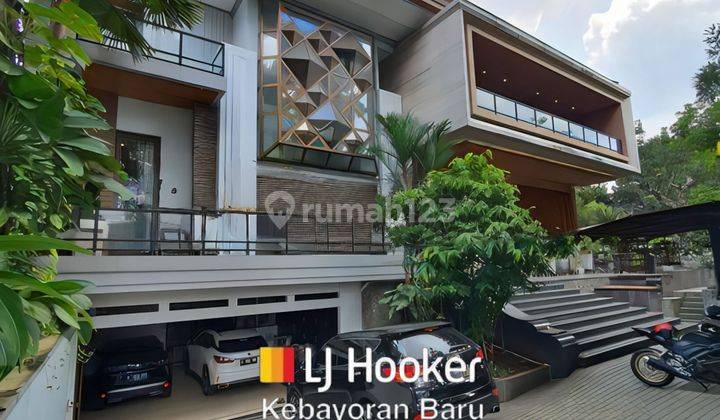 Modern Tropikal House 2 lantai di Jakarta Selatan 1