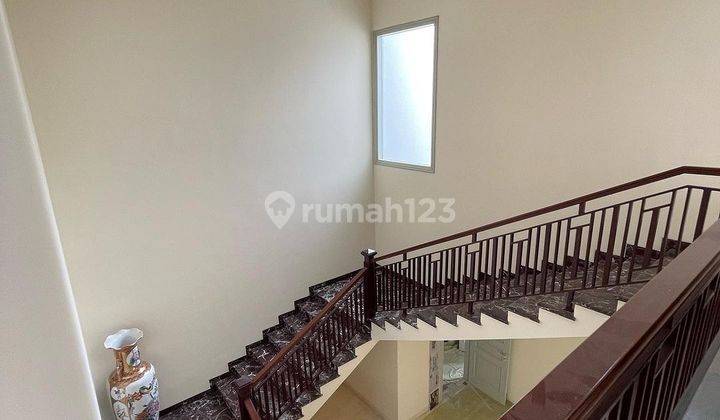 Rumah Mewah Dengan Kolam Renang di Pondok Indah Jakarta Selatan 2