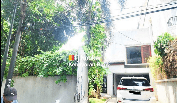 Disewakan Rumah Tropikalis di Senopati, Kebayoran Baru, Jakarta Selatan 1