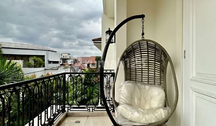 House for sale in Kebayoran Baru, very strategic location, Panglima Polim, South Jakarta.