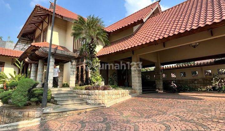 Rumah Mewah Model Villa di Jantung Pondok Indah, Jakarta Selatan 2