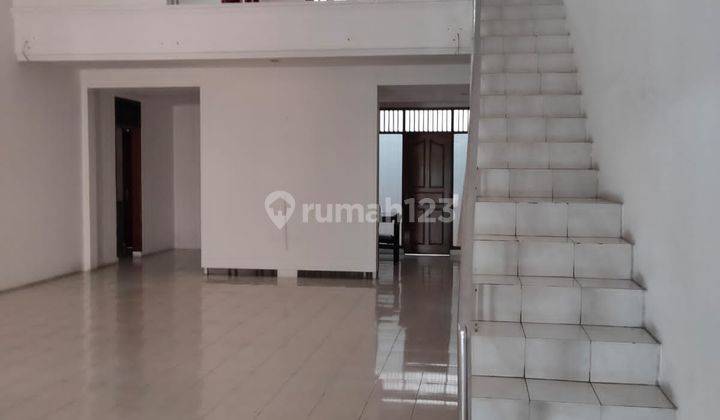 Rumah Bagus 2 Lt T E R M U R A H di Jl. Cibulan, Kebayoran Baru 2